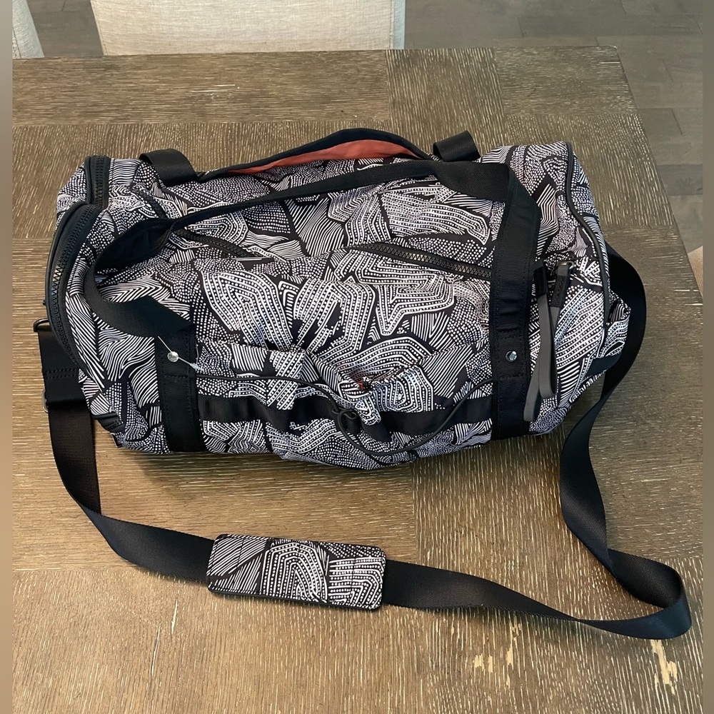 Lululemon Dottie Tribe Duffle Bag with Inside Pouch